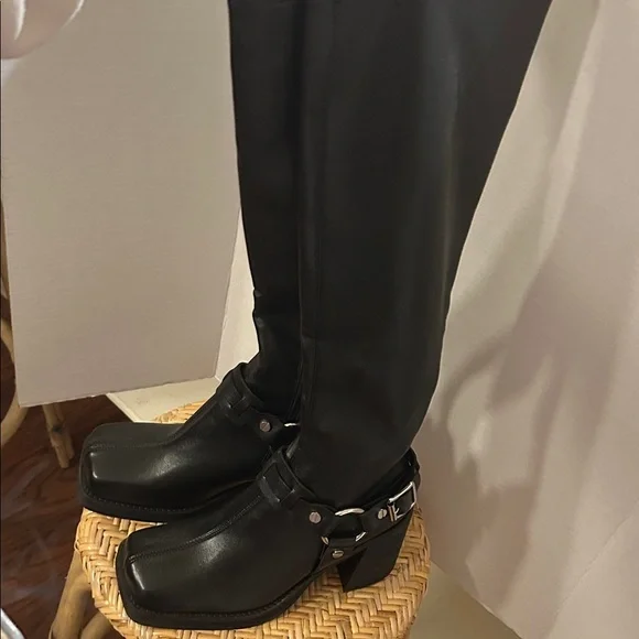 Steve Madden Black Heeled Boots with Buckle Detail - Picture 5 of 6